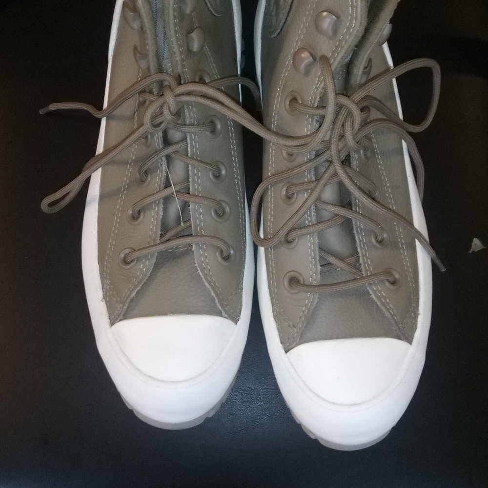 The Size 5.5 Converse Chuck Taylor All Star Lugged 2.0 Counter Climate High